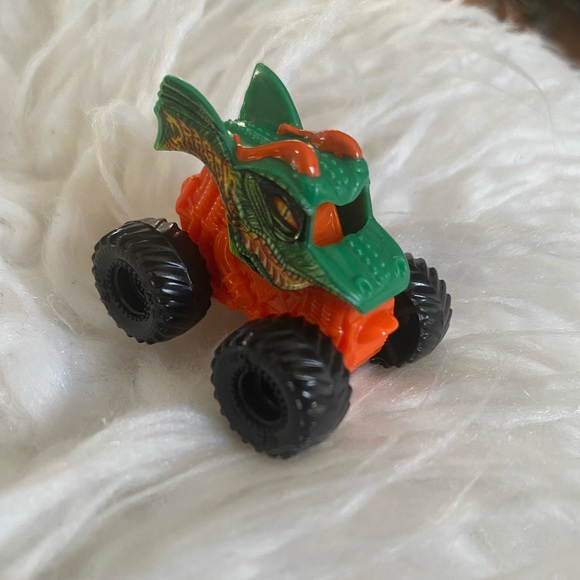 🐲 Monster Jam Mini Dragon Monster Truck - Picture 1 of 3